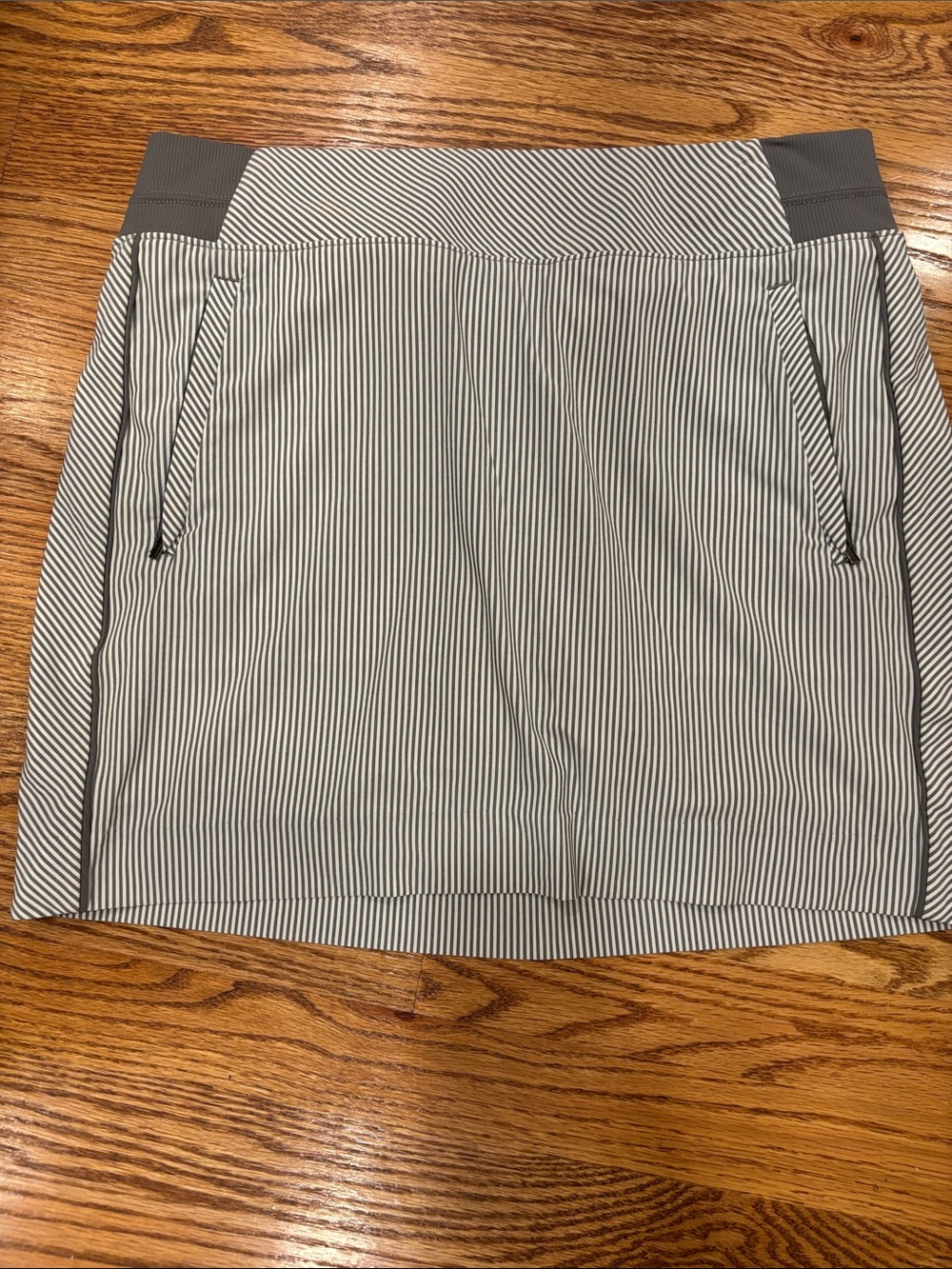 Athleta Gray and White Athletic Skort